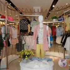 服飾綜合館 解碼當代個性自主零售新風尚